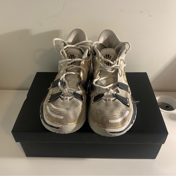 Kyrie 7 White/Metallic Gold-Black Men’s 10 - Picture 2 of 10